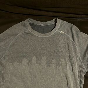 Men’s lululemon shirt
